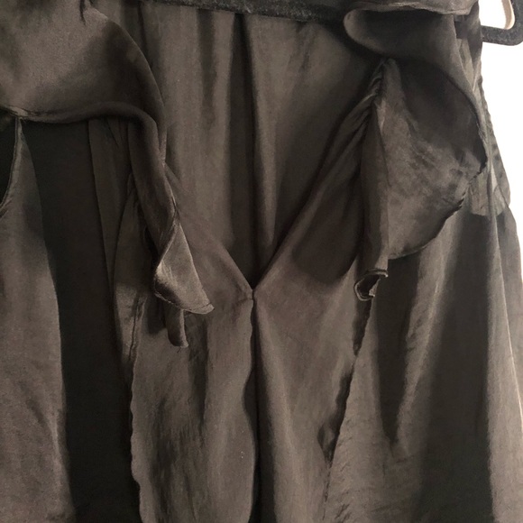 Black Ruffle Front Sleeveless Blouse - Picture 3 of 6